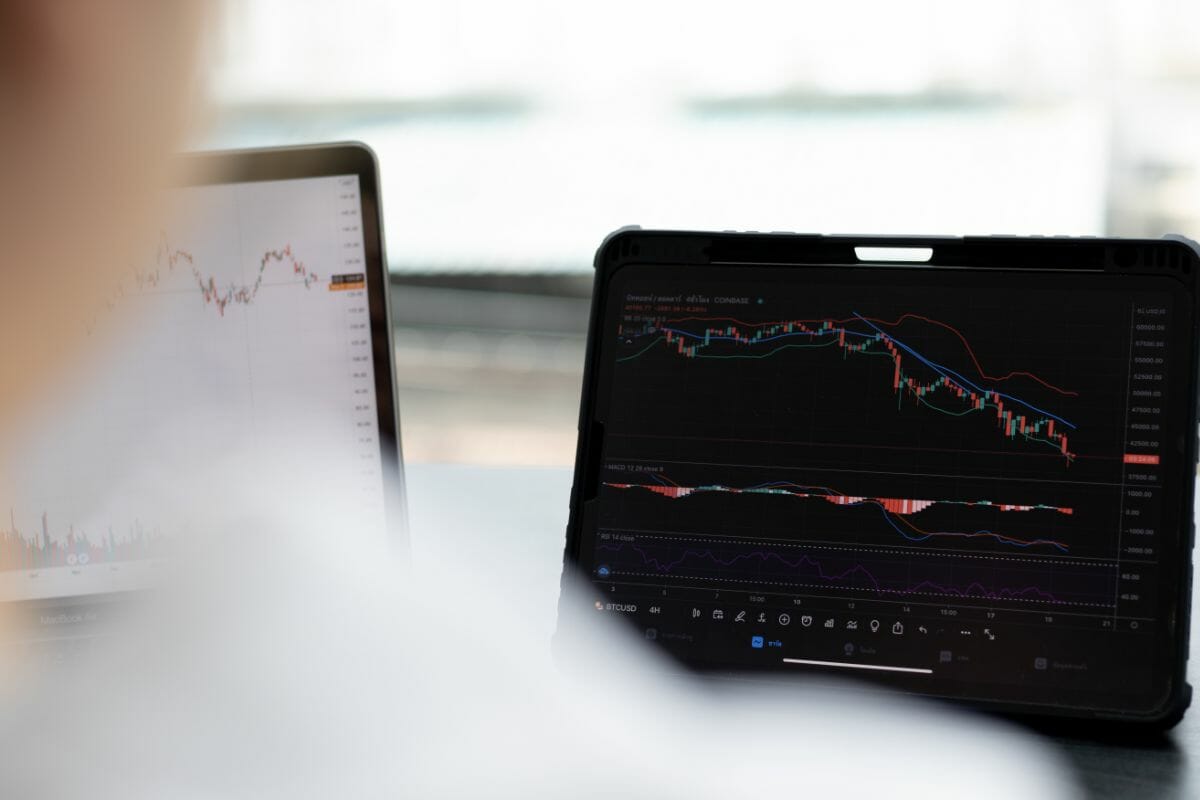 Can I Buy And Sell Shares Within An ISA? Up the Gains